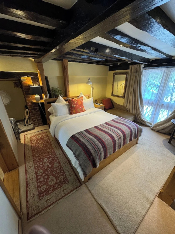 Heathrow Cottages B&B