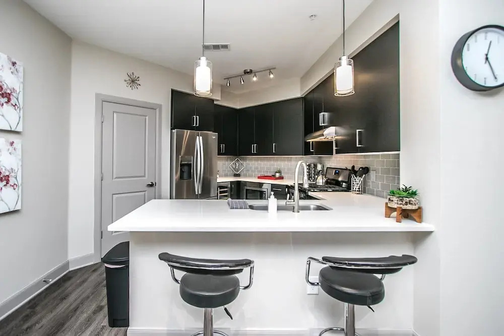 Rooftop Pool-Close 2 Shops-Dining-C4419