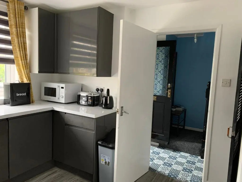 House - Sleeps 5 parking & private garden