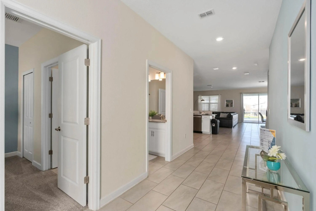 8 Bedroom Resort Style Home close to Disney.