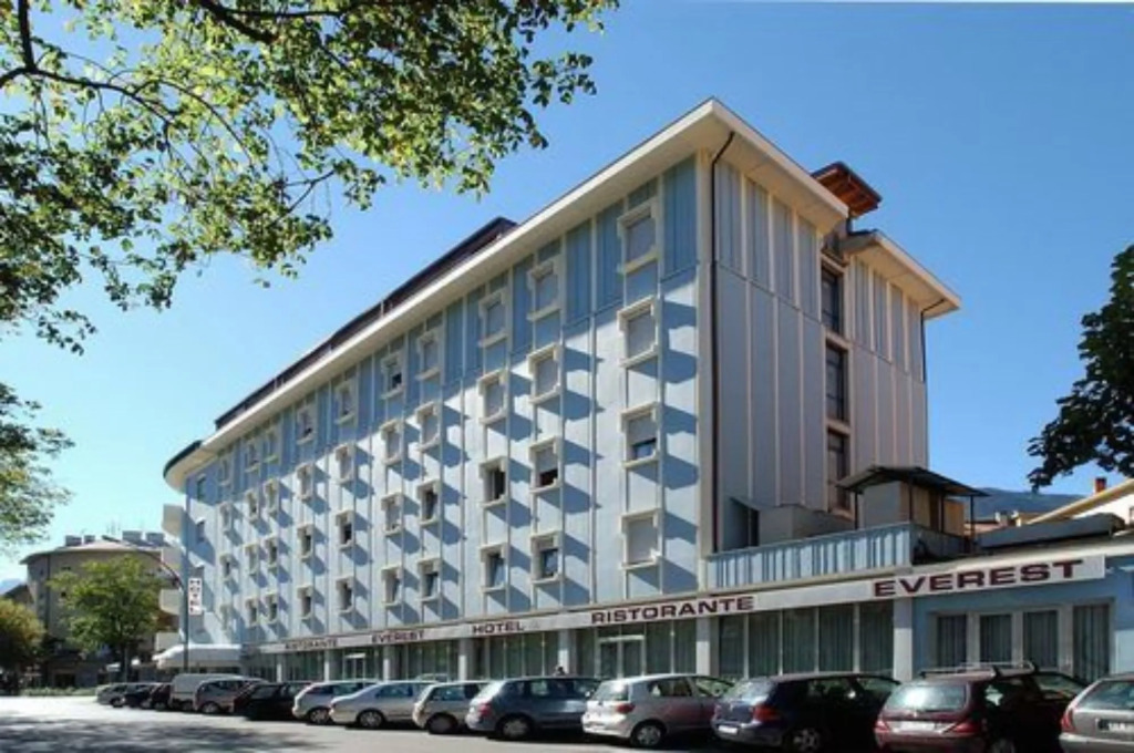 Hotel Everest