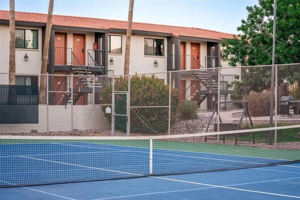 144 Fully Furnished 1BR Suite-Pet Friendly! by RedAwning