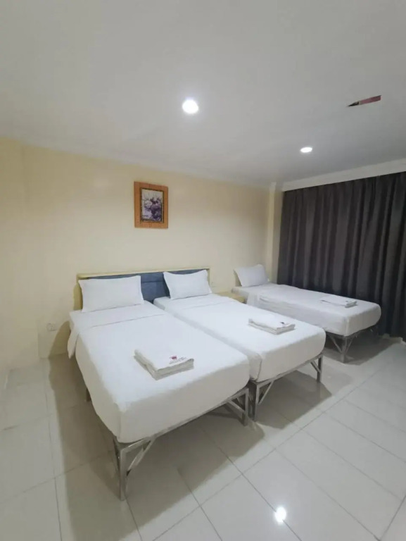 HOTEL AMBASSADOR 2