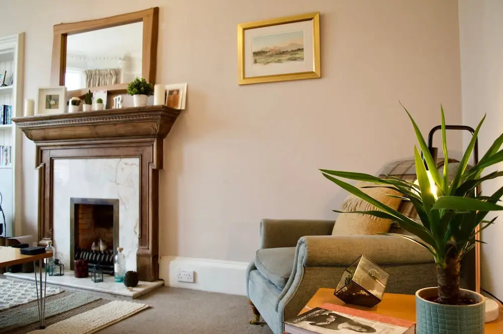 Traditional 2 Bedroom Apartment In Edinburgh