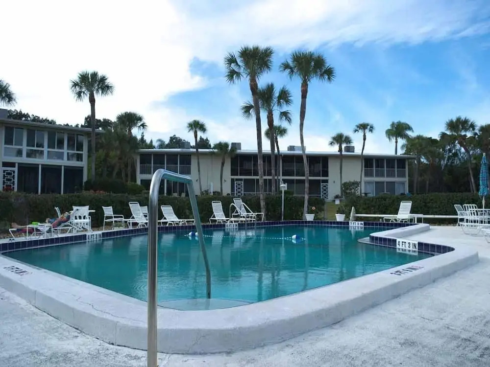 Westbay Cove South 745