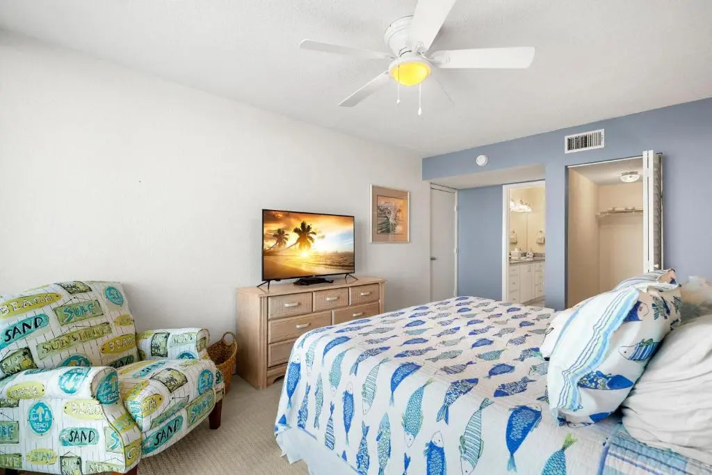 Bahia Vista 14-361, Isla Del Sol, 2 BR, Heated Pool, Spa, Near Beach, WiFi