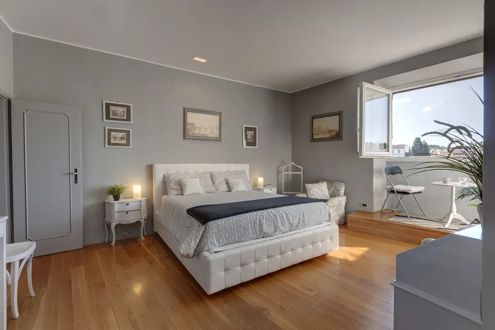 Silver Novella Luxury Apartment