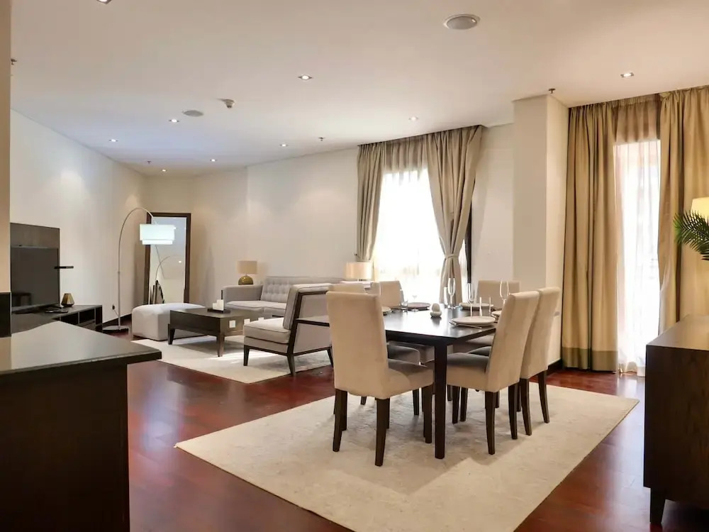 Oceanfront 2BR Apartment With Sea Views