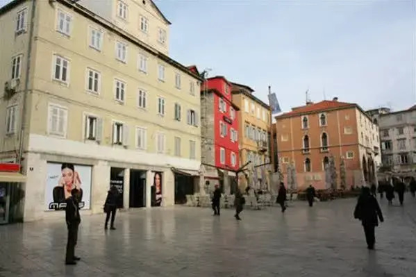 Split City Breaks