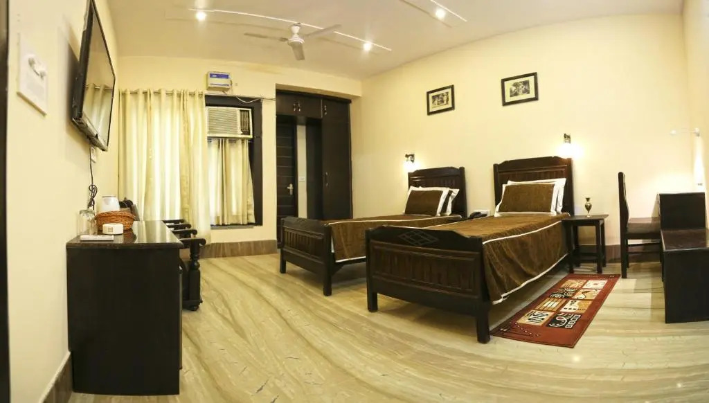Pearl of Taj Home Stay