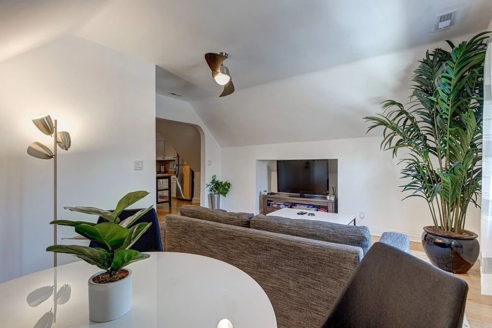 Chic Penthouse in Perfect Wrigleyville Location by AllSet Turnover
