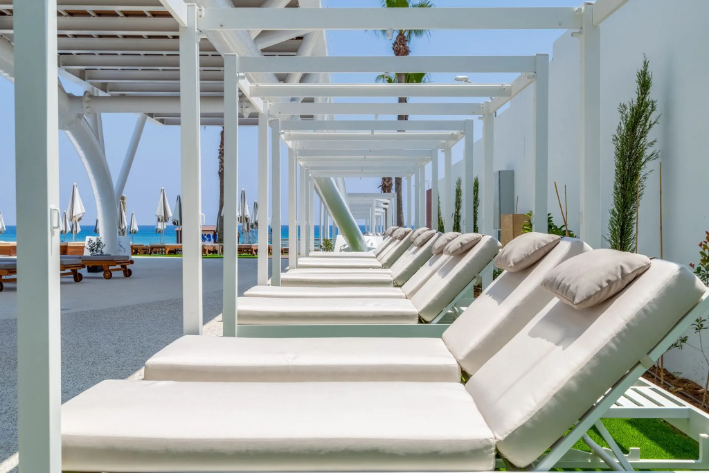 Flamingo Paradise Beach Hotel