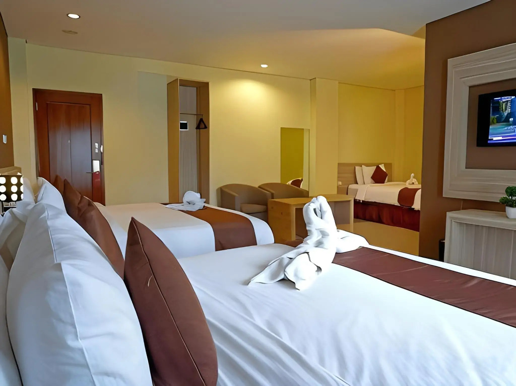 Red Chilies Hotel