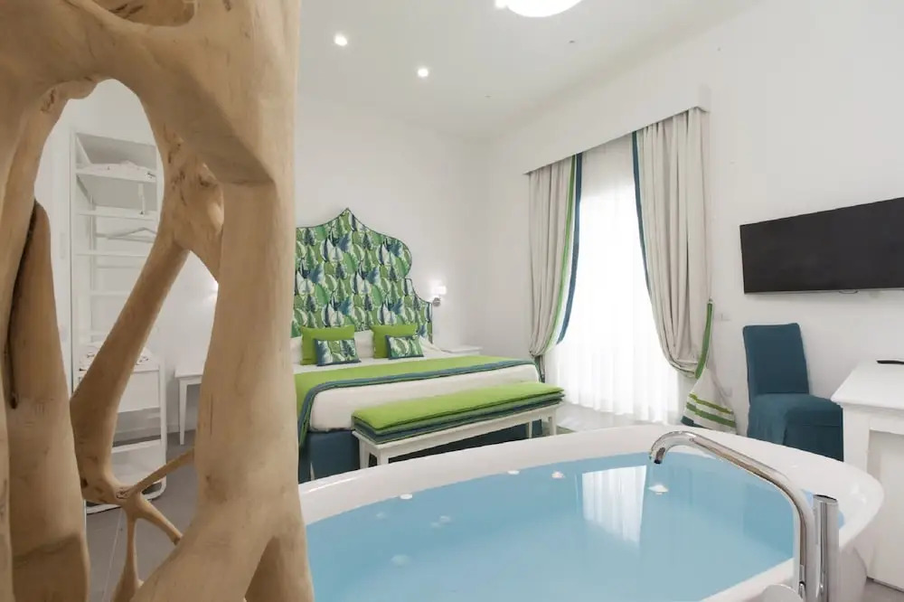Blue Suite Sorrento Tasso Square