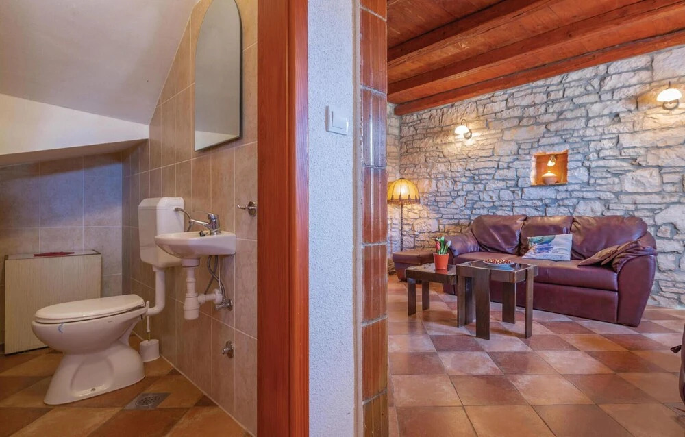 Stunning Home In Hrboki