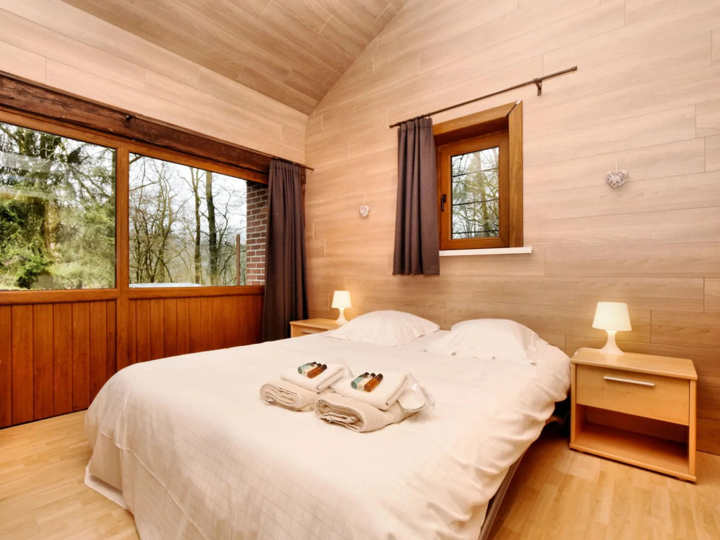 Durbuy Forest Villa with Pool