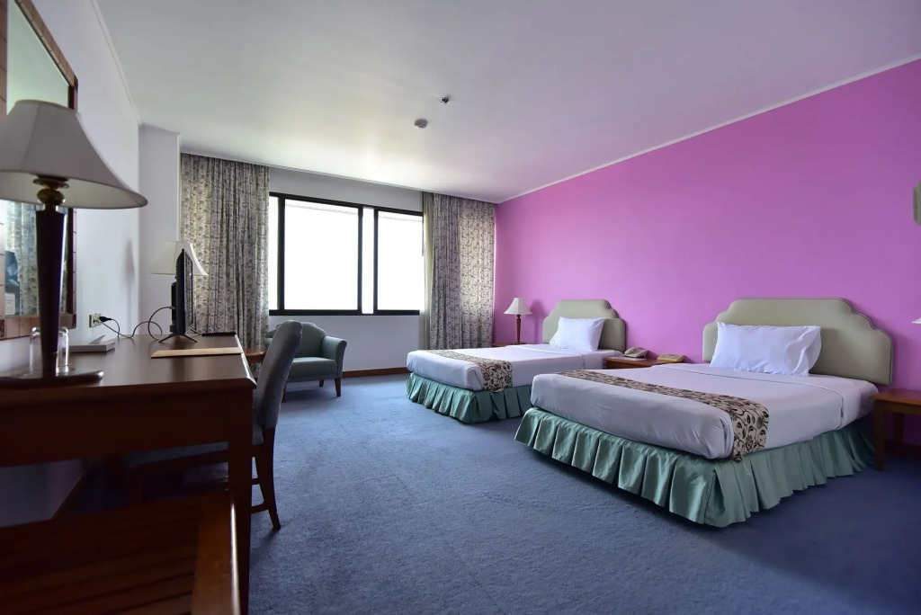 Thumrin Thana Hotel