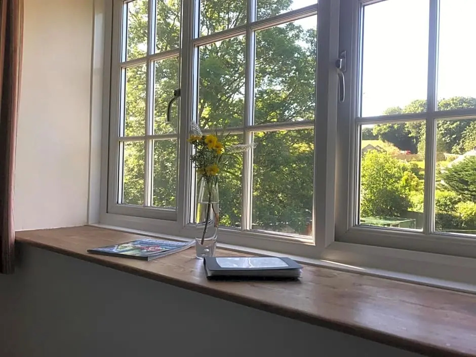 Lynwood House Bed and Breakfast