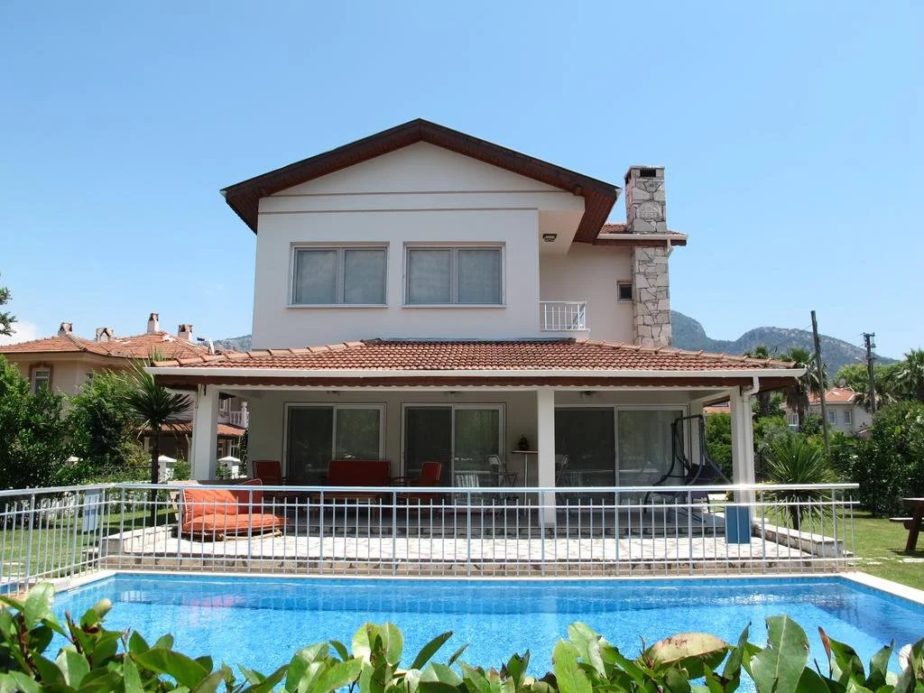 Crescent Villa