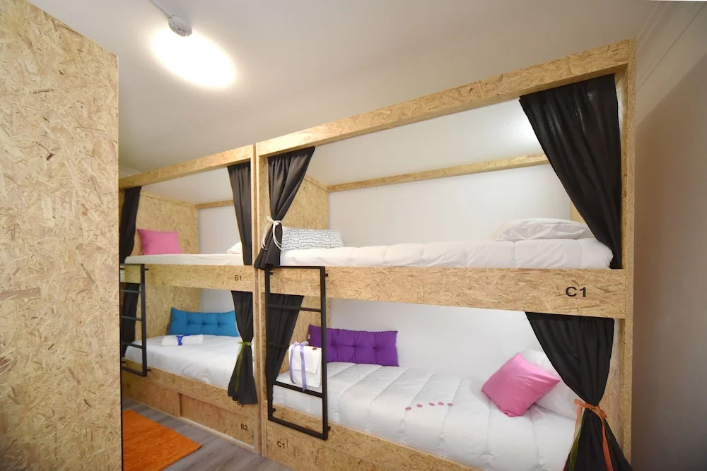 Tuk Tuk Hostel