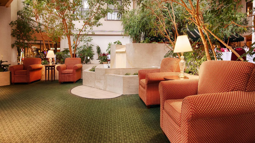 Best Western Royal Plaza Hotel and Trade Center