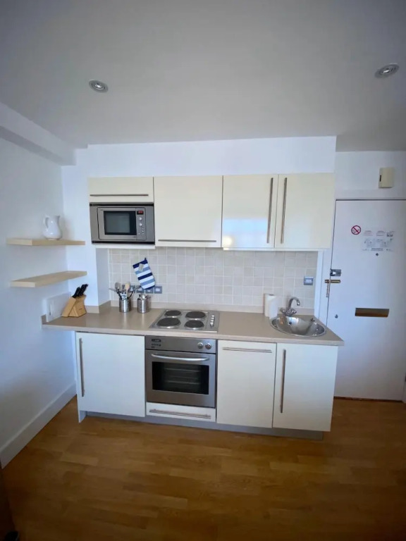 NELL GWYNN HOUSE - Studio Apartments, Sloane Square, London