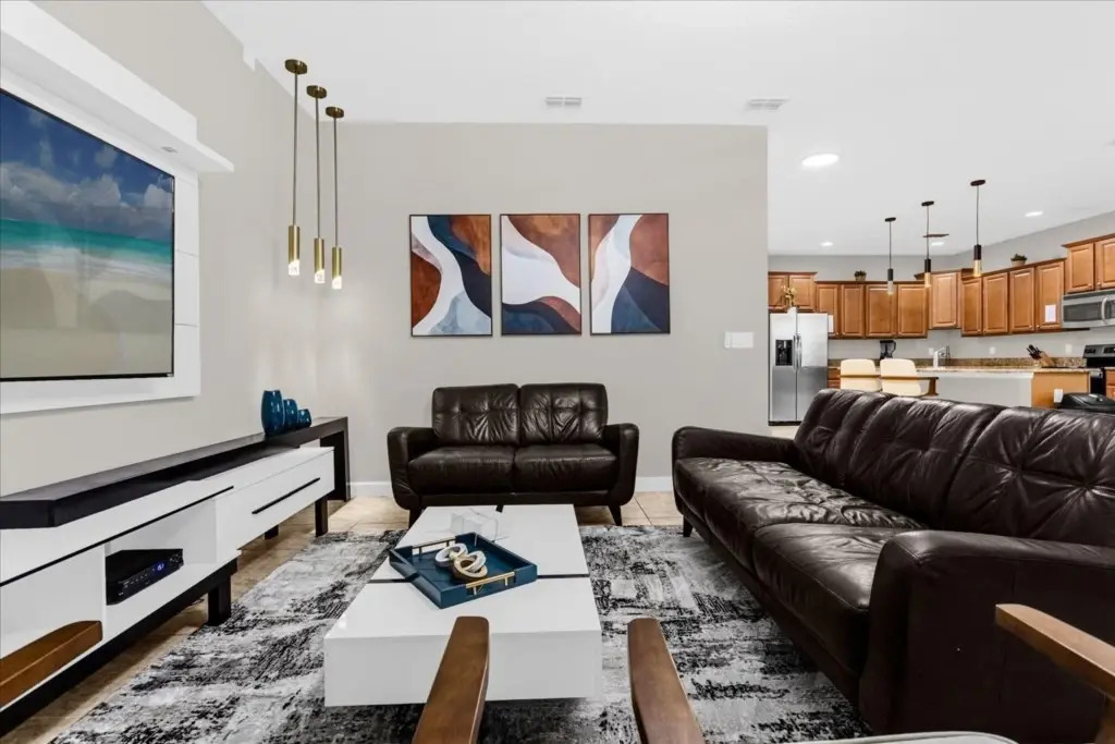 6 Bedrooms 5 Bathrooms Paradise Palms 8956 Sp