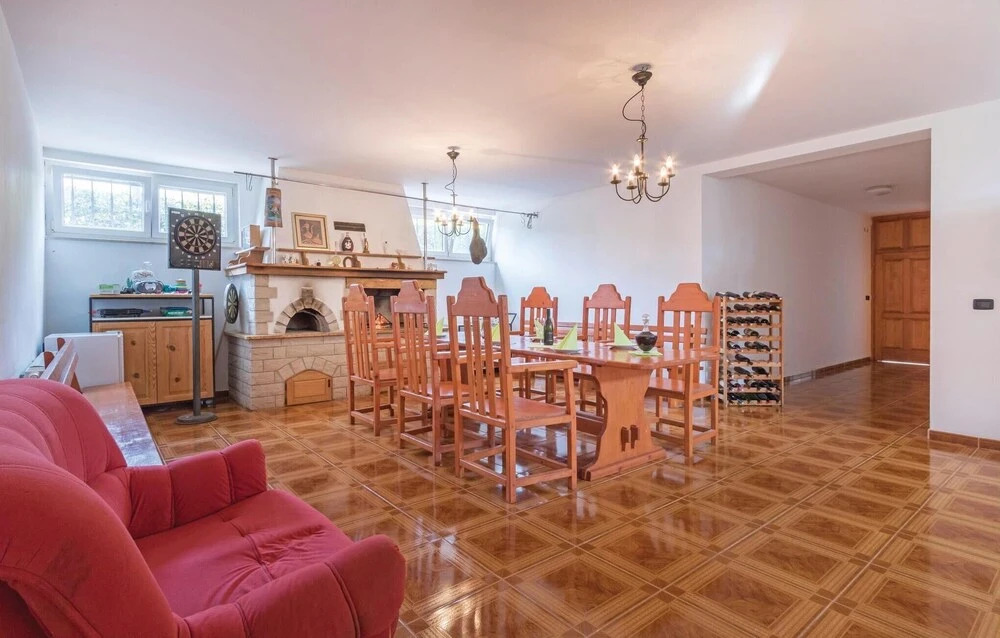 Awesome Home in Vodnjan With Wifi and 2 Bedrooms