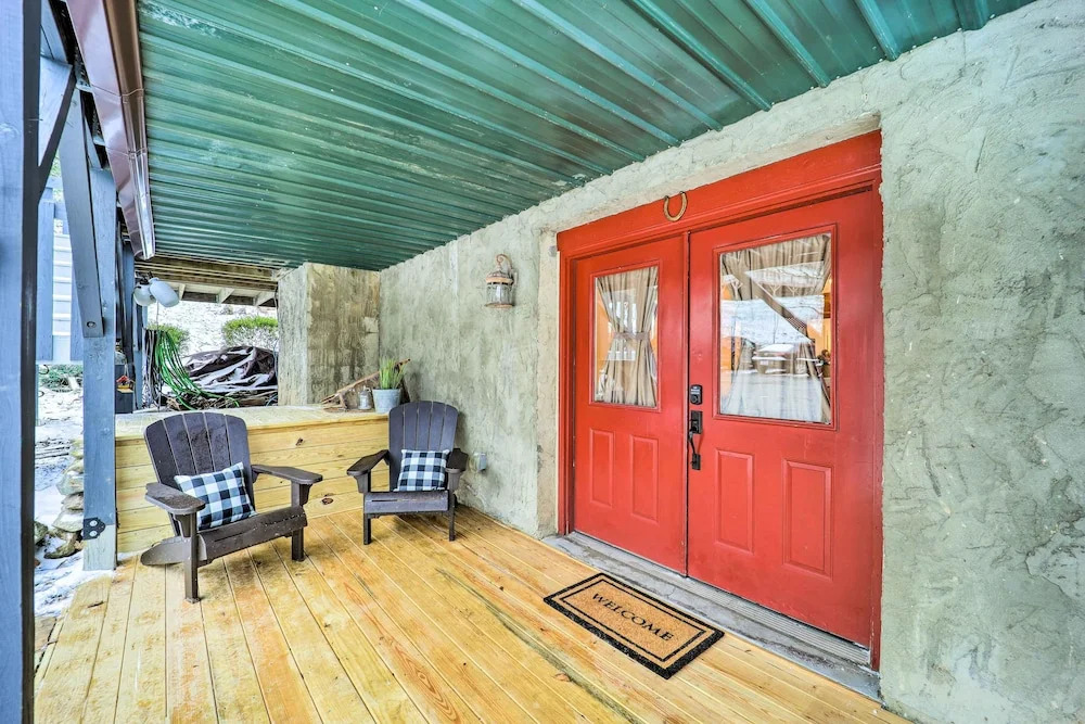 Mountain Retreat < 4 Mi to Downtown Boone!