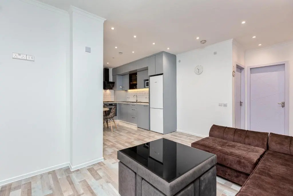 Ground Floor Bright Luxury 1Bedroom Apartment with Free Parking