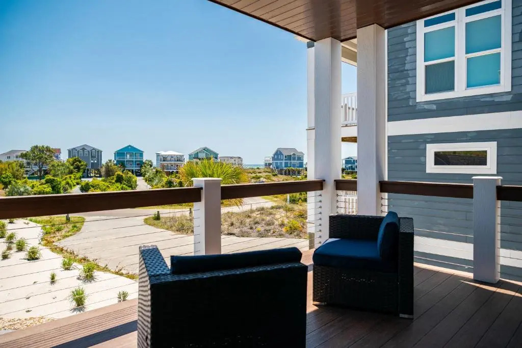 Golden Hour by Oak Island Accommodations