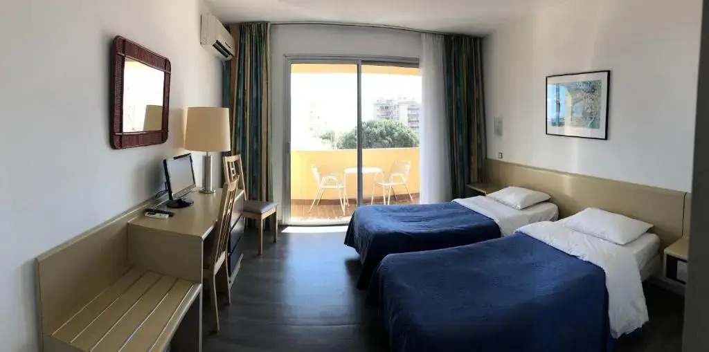 Hotel du Port