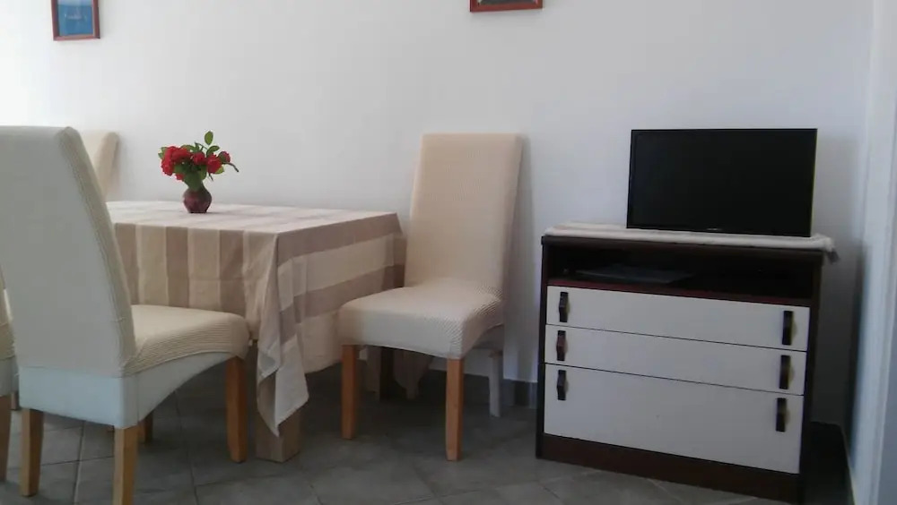 Room in Apartment - Great Location Just a Short Walk From the Beach and Downtown Biograd - 4 Guests!