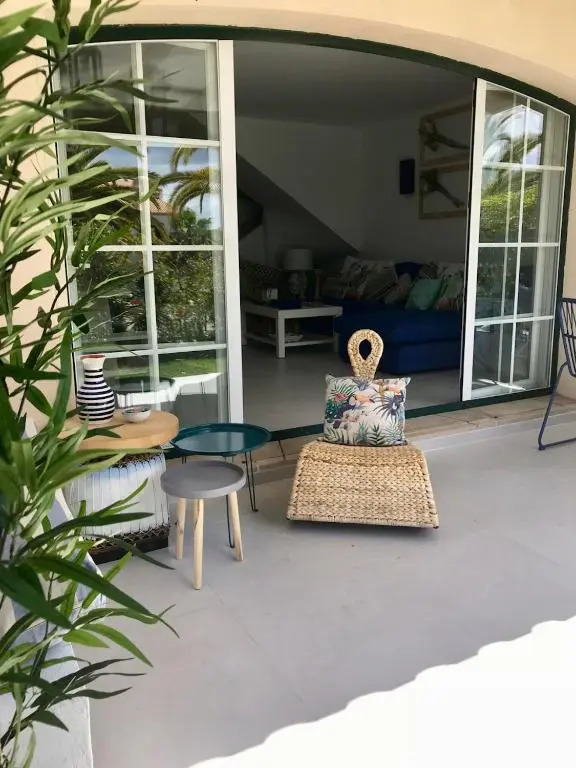 T4 Grand Townhouse Old Village