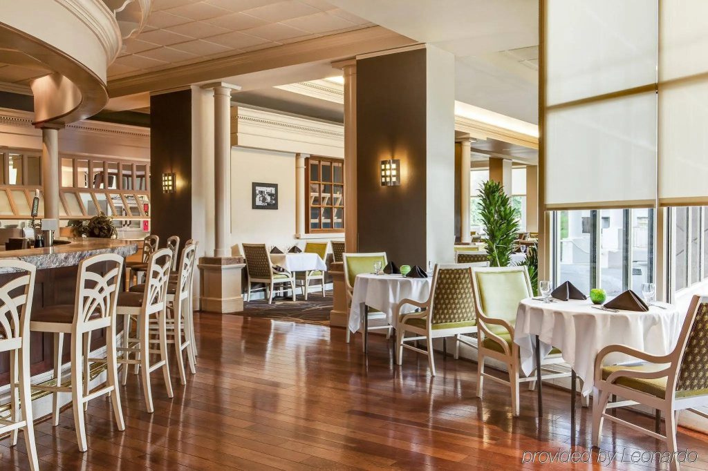 Hilton Kansas City Country Club Plaza