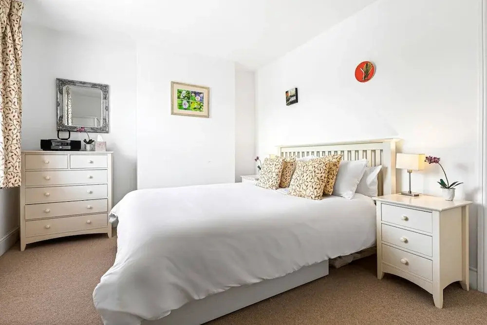 Bakersfield Retreat - From 200 Per Night