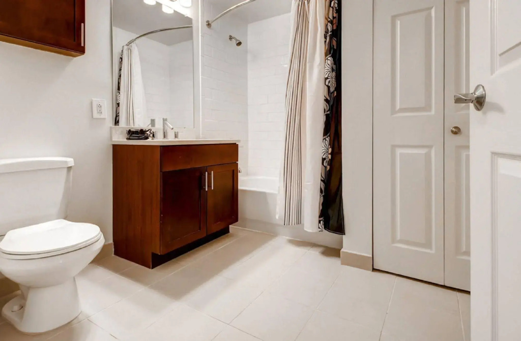 Global Luxury Suites at Tiverton Ave