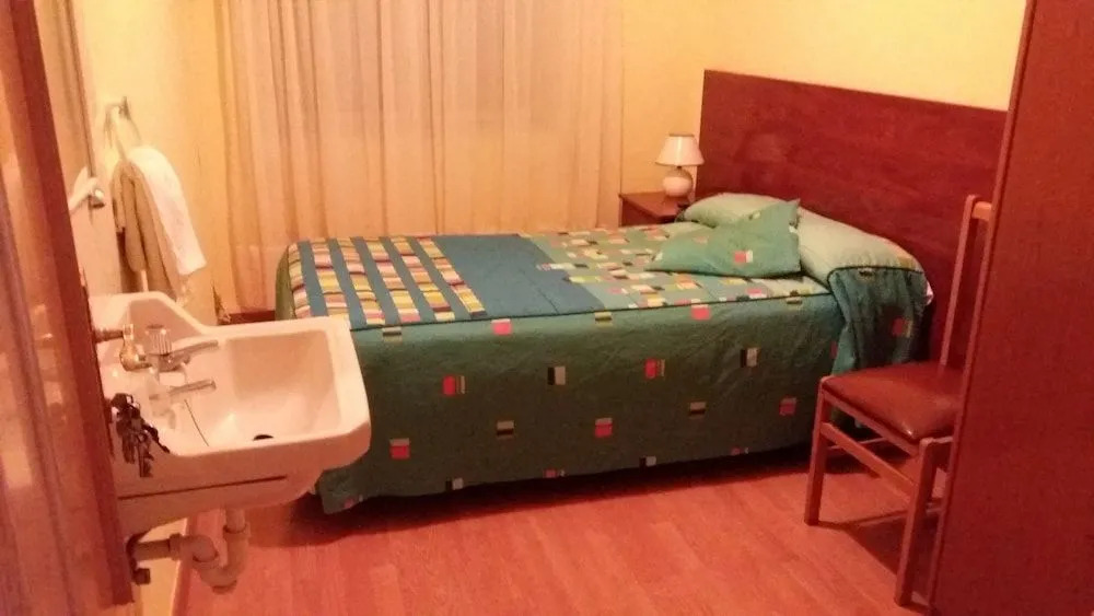 Hostal Restaurante Delfin