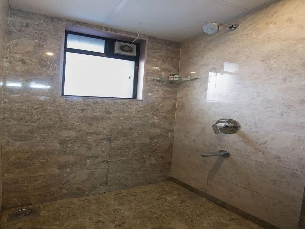 OYO 3716 Hotel Kapil Residency