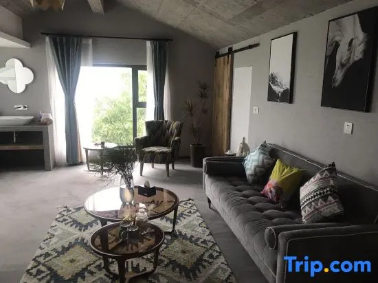 Fuyun Yizhan Hostel