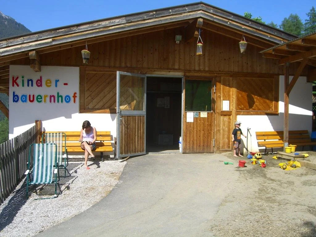 Pitzis Kinderhotel - Family Only