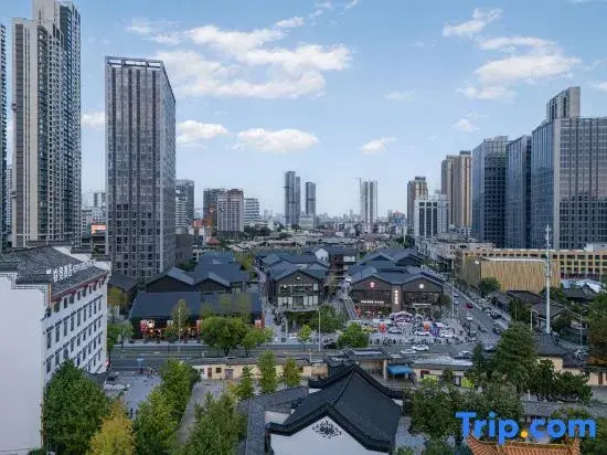 Ruijing Hotel (Wuhan Guiyuan Temple Zhongjiacun Subway Station Store)
