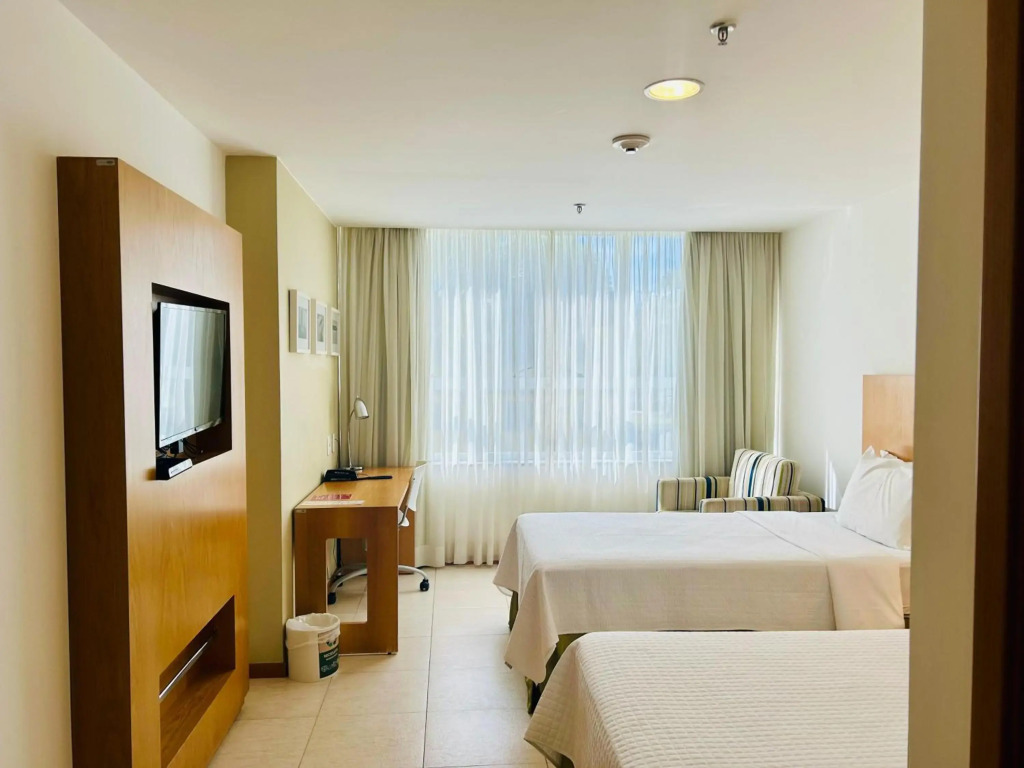 Naoum Hotel