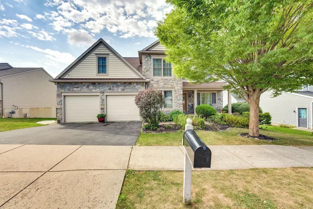 Mountville Rental w/ Private Patio & Gas Grill!