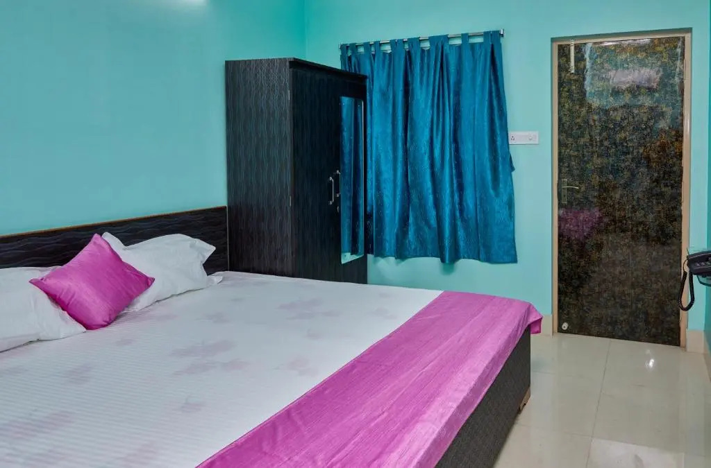 deb Guest House And Banquet hall