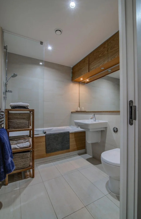 Spacious & Modern, 2BR in Manchester City Centre