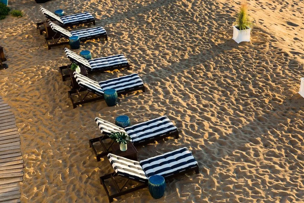 Blue - Inn on the Beach