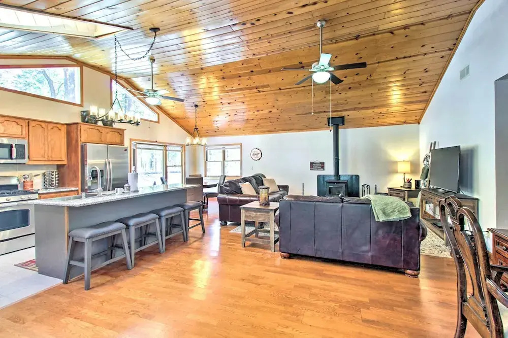 Pet-Friendly Cabin in Pinetop-Lakeside