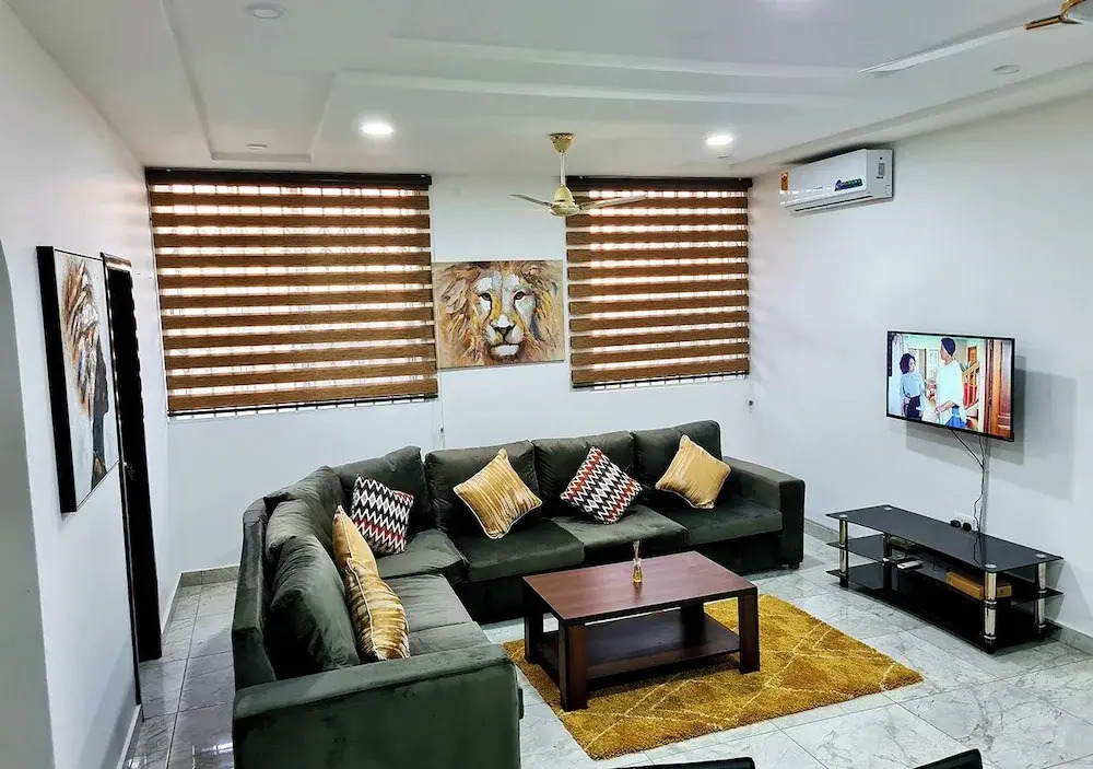 Gorgeous Quiet & Comfy Close to Highway