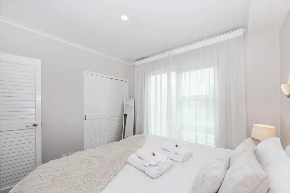 Panoramic Views - 2 Bedroom Sub-Penthouse